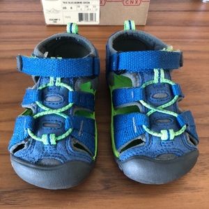 Keen Seacamp II CNX Sandals in Trueblue/Jasmine Green, sz 6